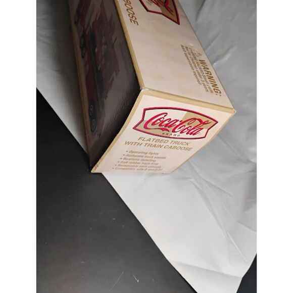 Coca Cola 2001 Flatbed Truck With Train Caboose New In Box - Picture 6 of 10